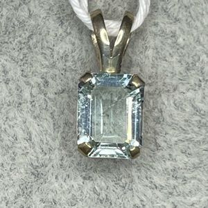 Emerald cut Aquamarine pendant
